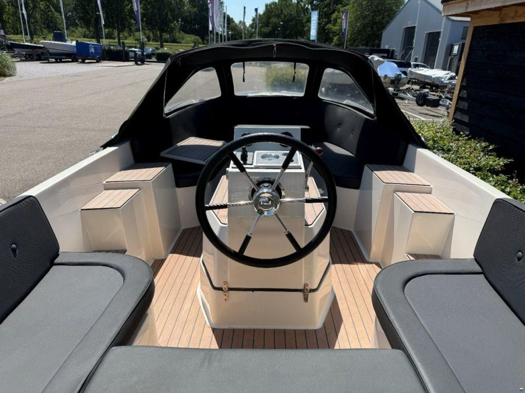 Primeur 700 Tender
