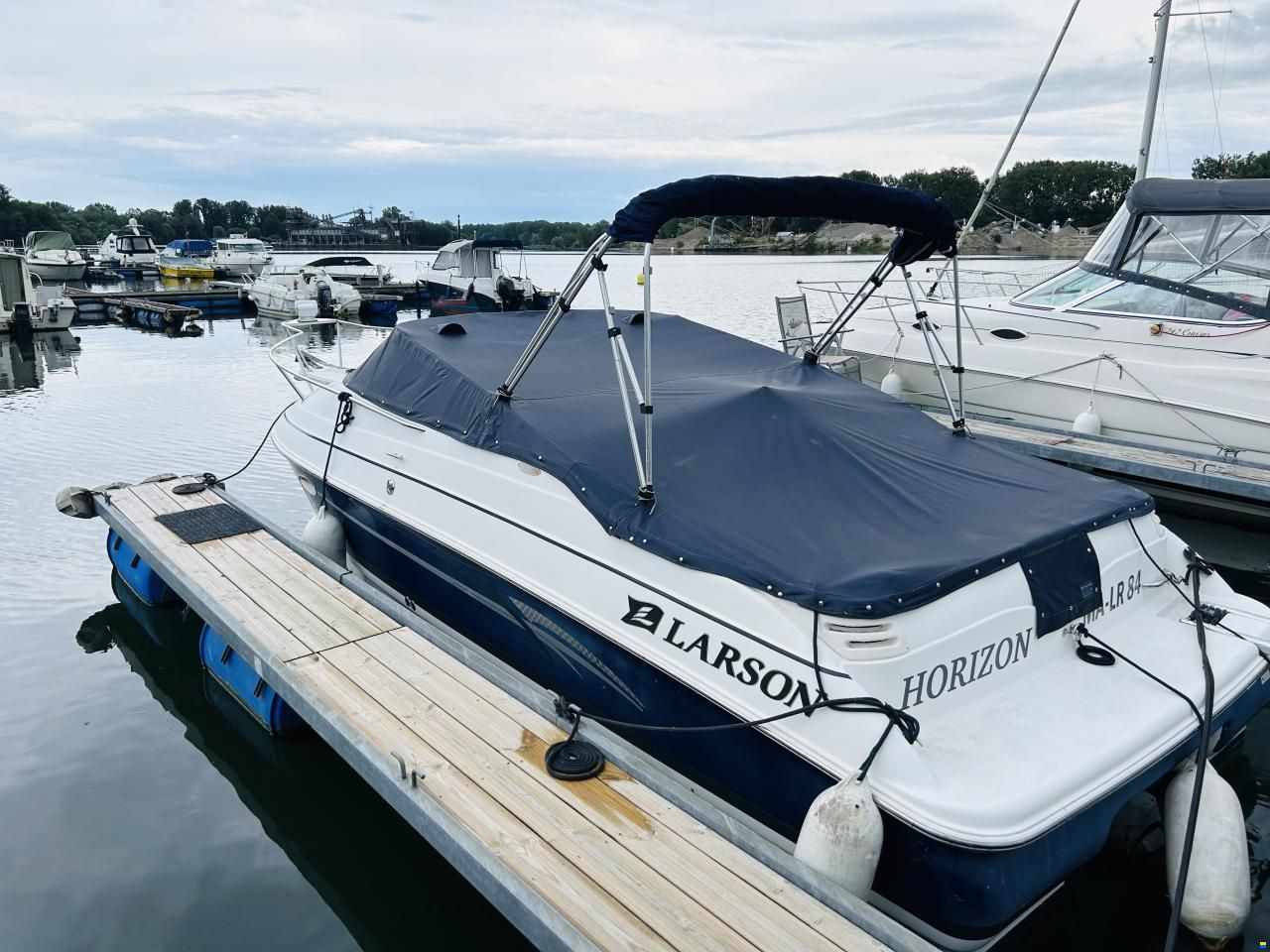 Larson Cabrio 220
