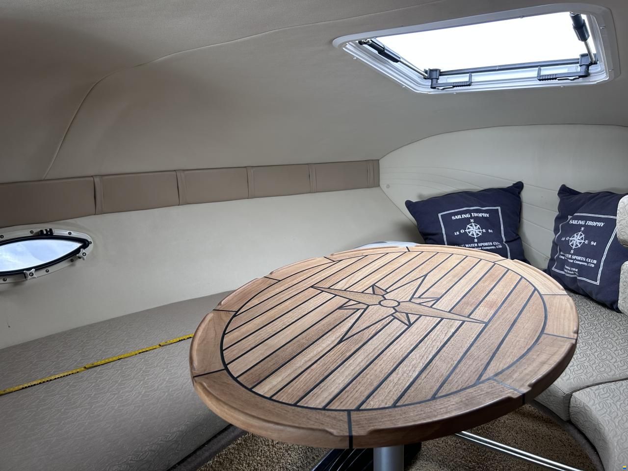 Larson Cabrio 220