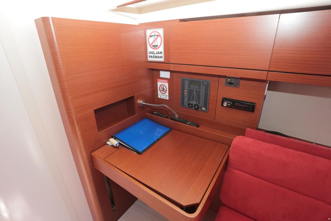 Hanse 418