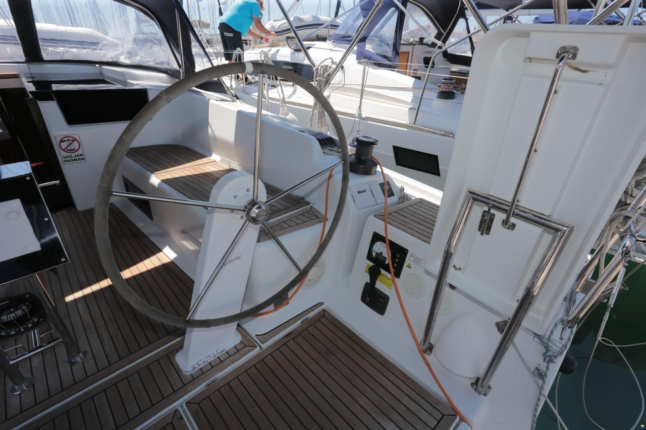 Hanse 418