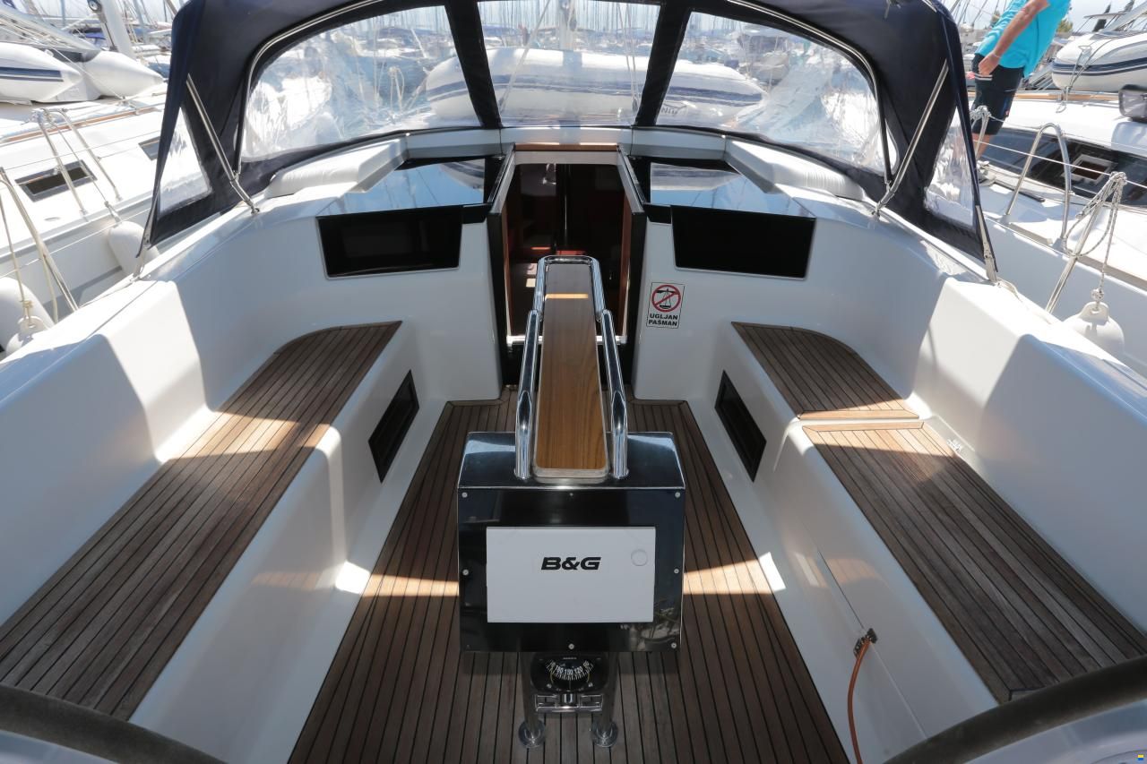 Hanse 418