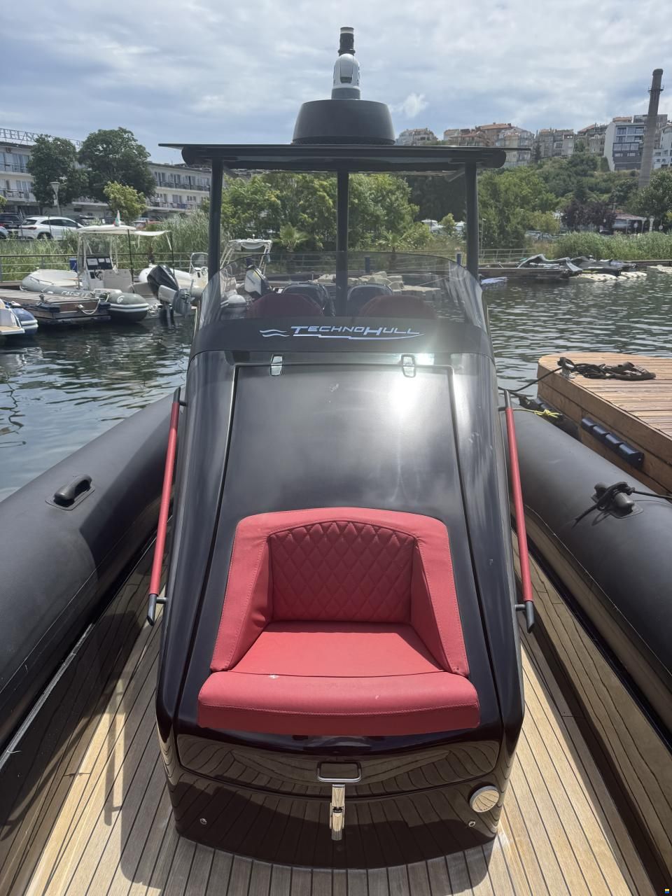Technohull seaDNA 999