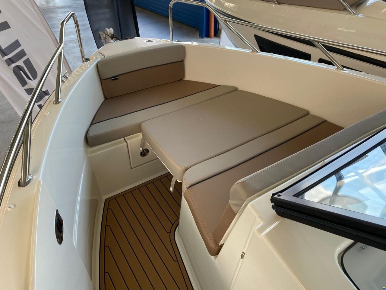 Quicksilver Activ 675 Bowrider