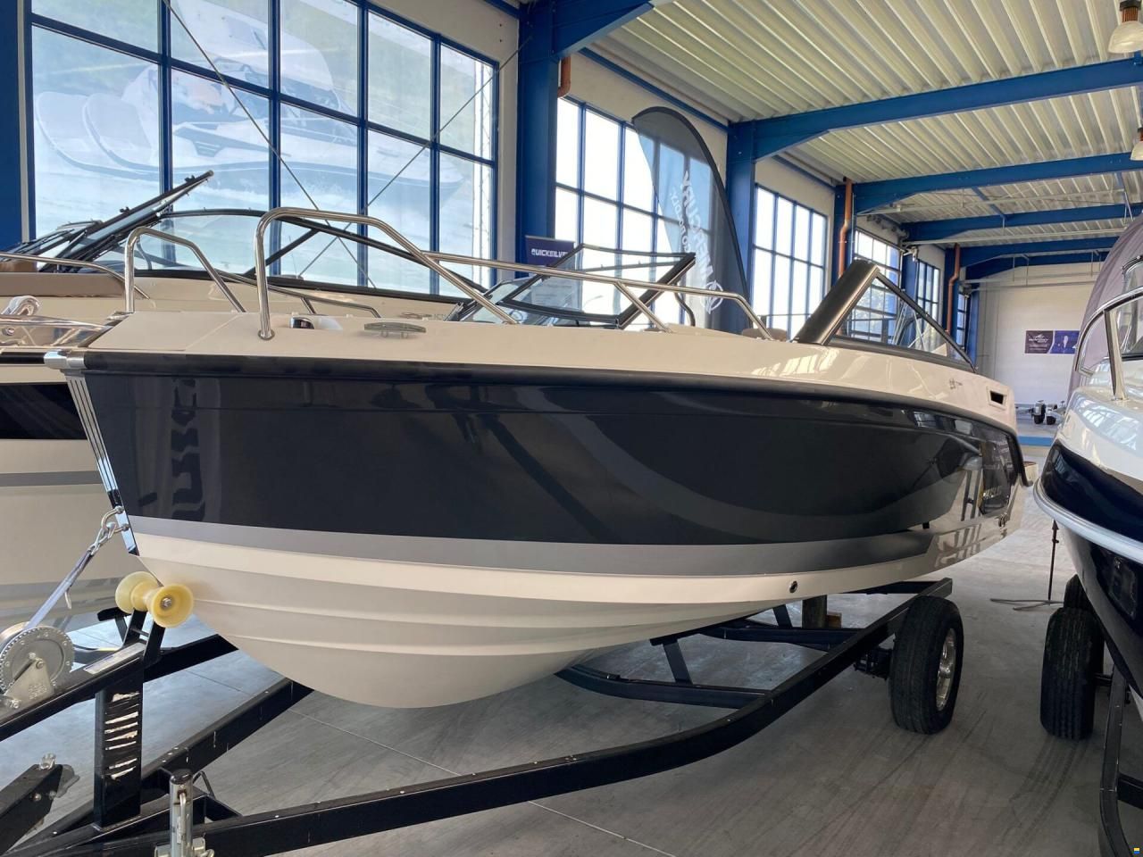 Quicksilver Activ 675 Bowrider