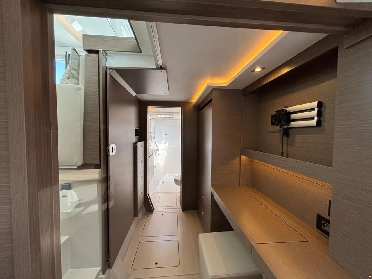 Leopard 40 Powercat