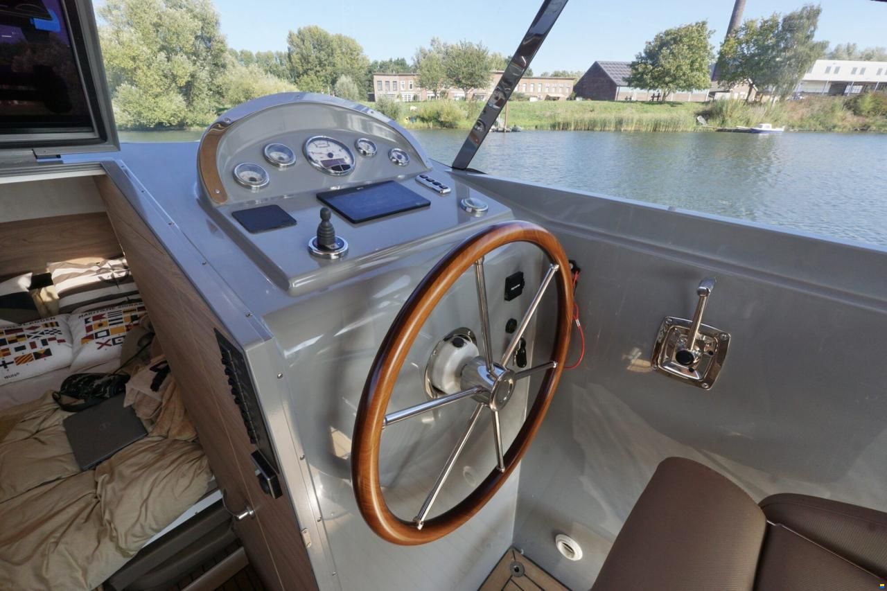 Antaris Seventy7 Cabin