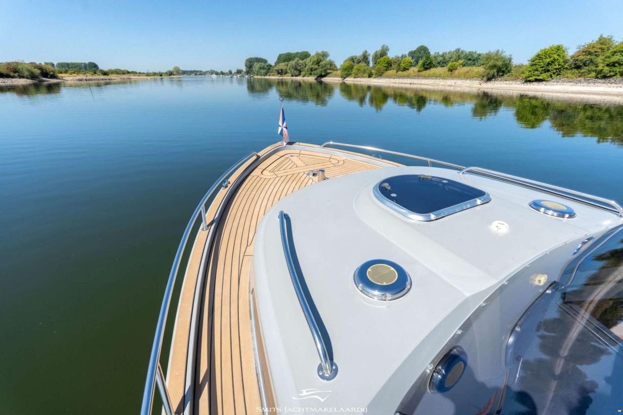 Antaris Seventy7 Cabin