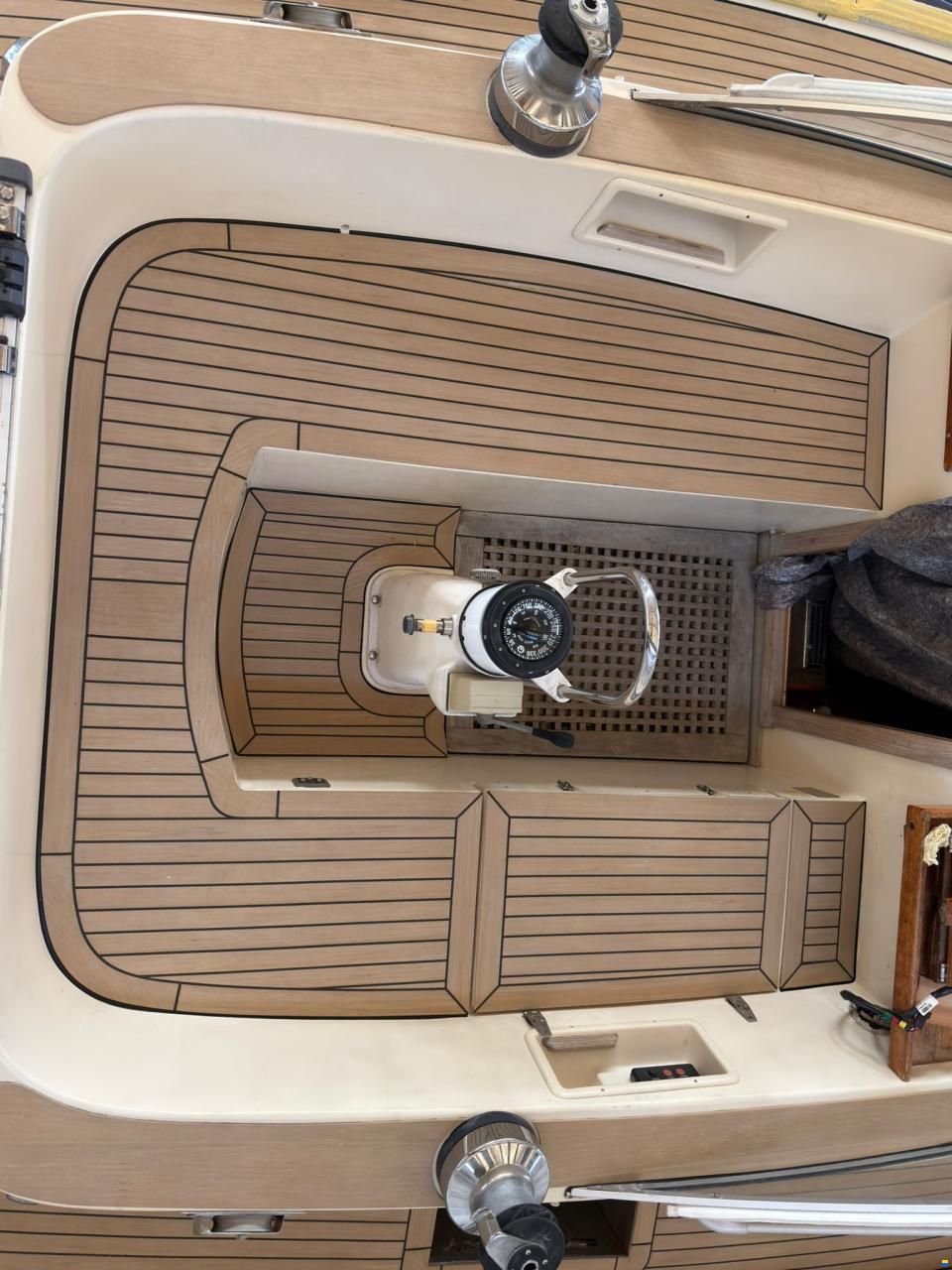 Hallberg-Rassy 382