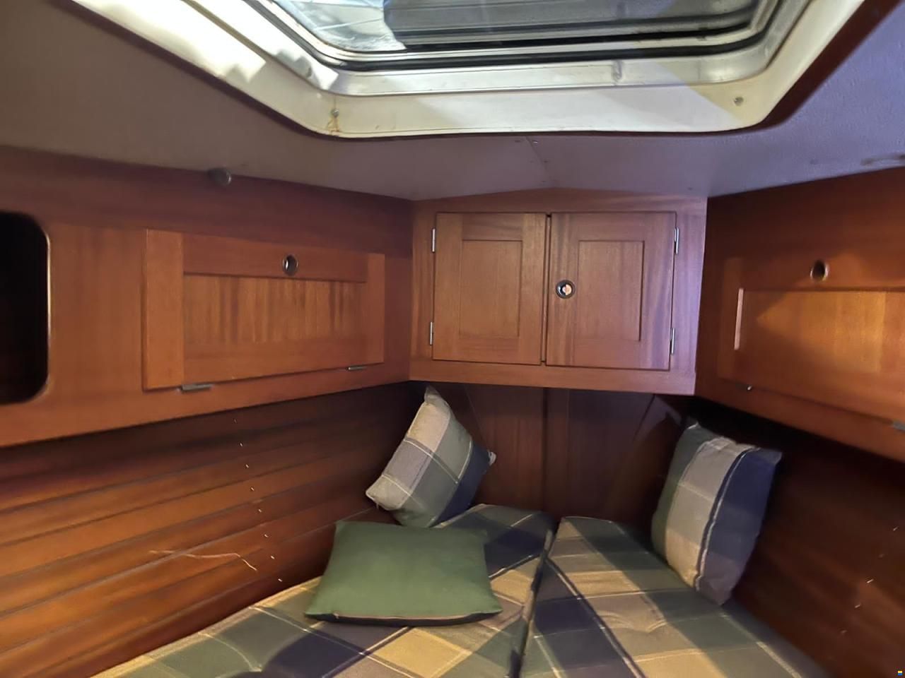 Hallberg-Rassy 382