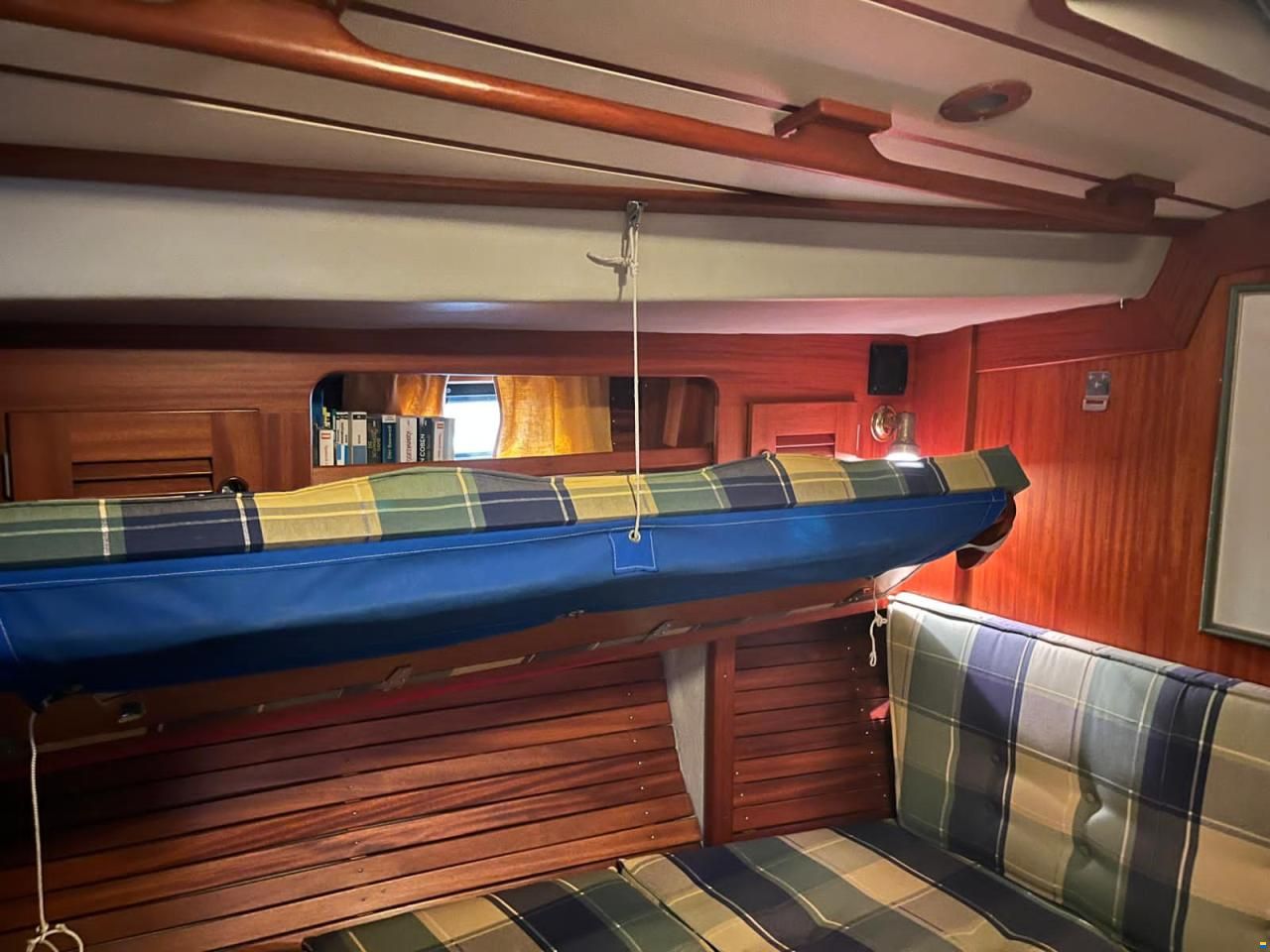 Hallberg-Rassy 382