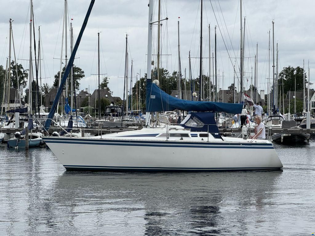 Hunter 28.5
