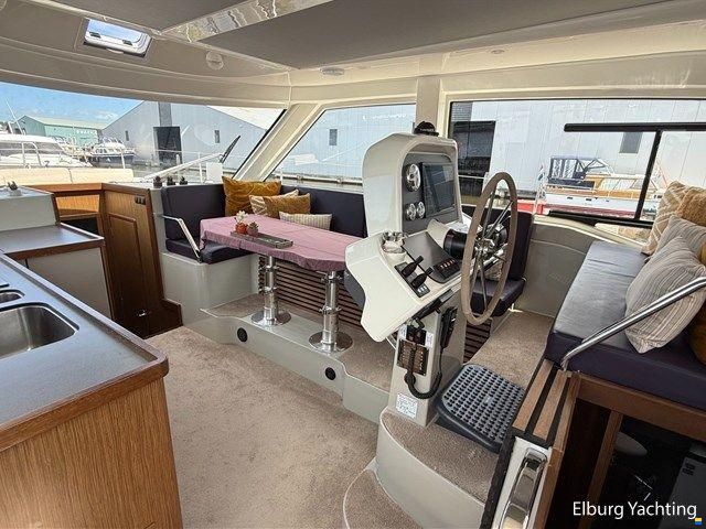 Bavaria E40 - Flybridge