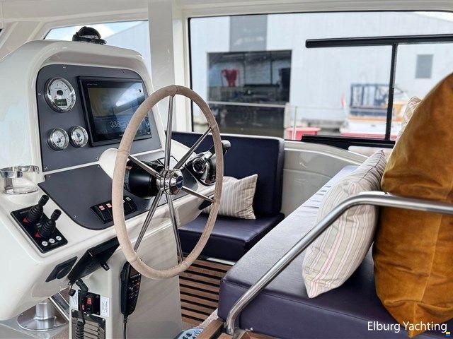 Bavaria E40 - Flybridge