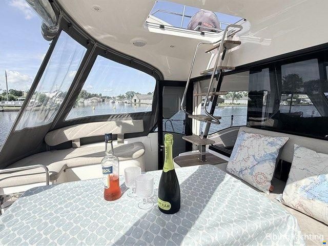 Bavaria E40 - Flybridge