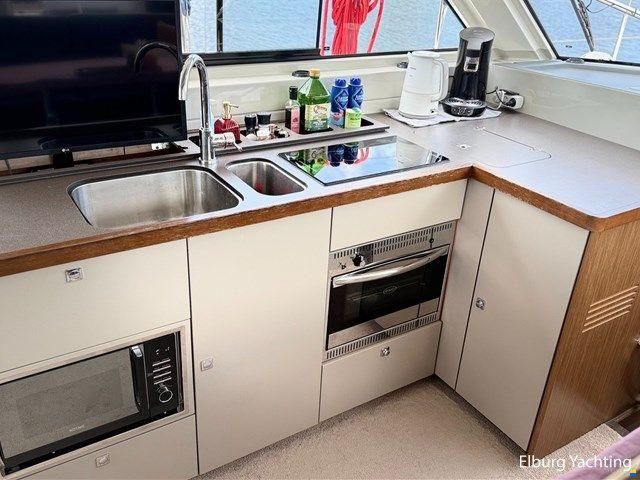 Bavaria E40 - Flybridge
