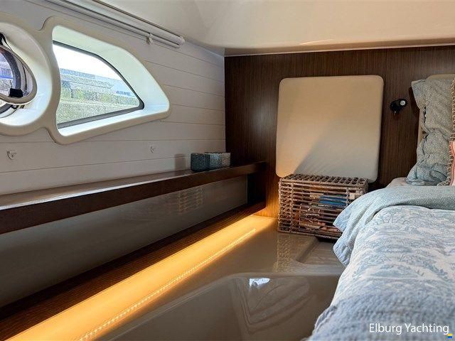 Bavaria E40 - Flybridge