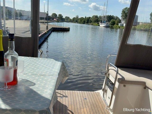 Bavaria E40 - Flybridge
