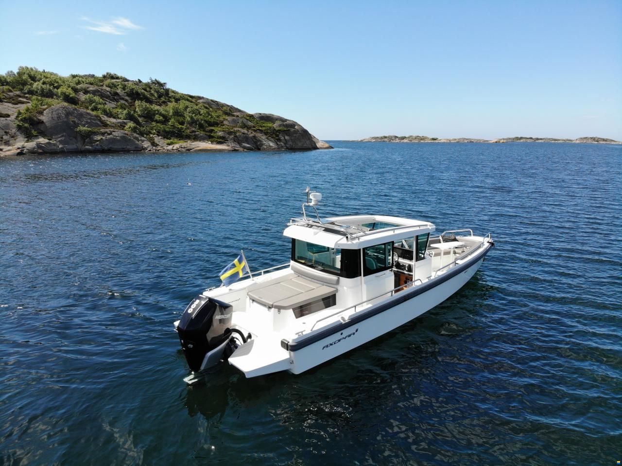 Axopar 28 AC Aft Cabin