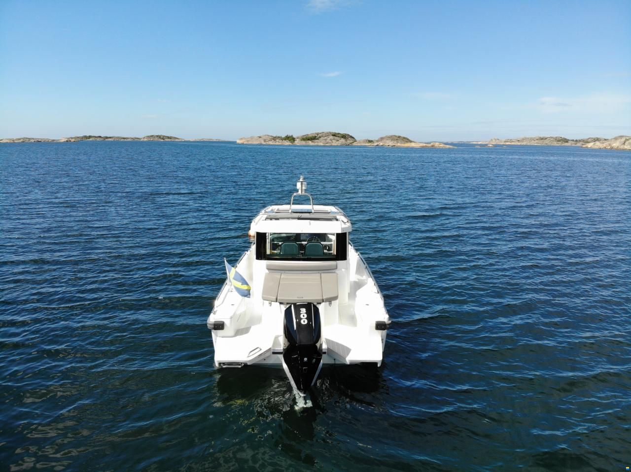 Axopar 28 AC Aft Cabin