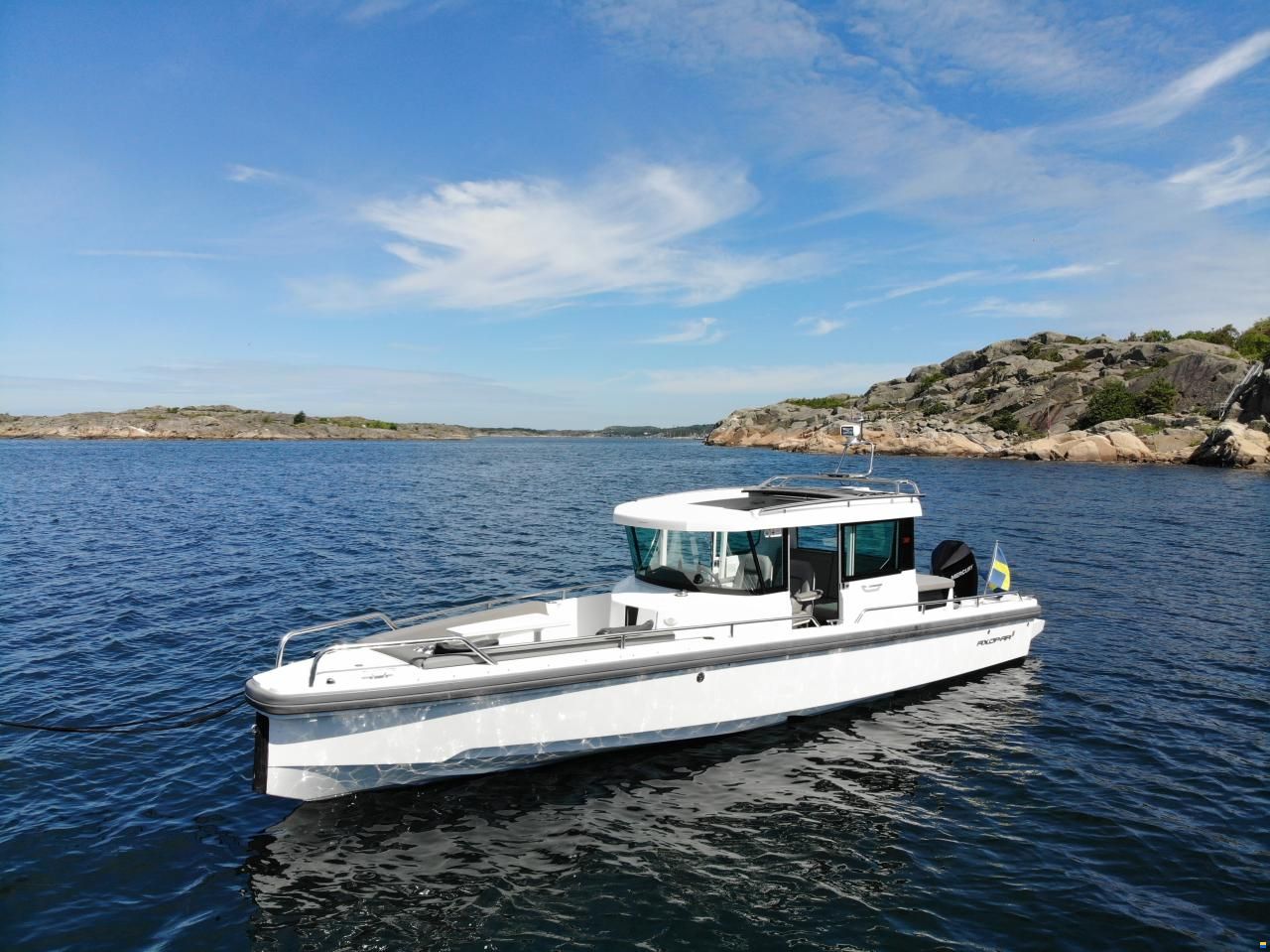 Axopar 28 AC Aft Cabin