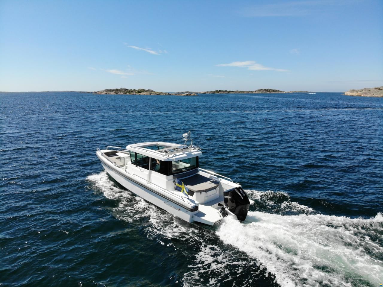 Axopar 28 AC Aft Cabin