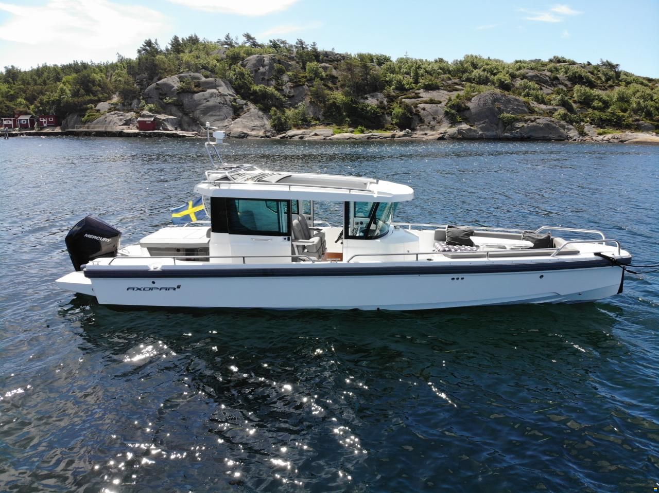 Axopar 28 AC Aft Cabin