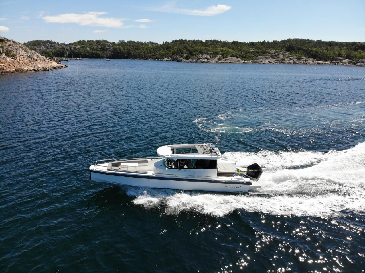 Axopar 28 AC Aft Cabin