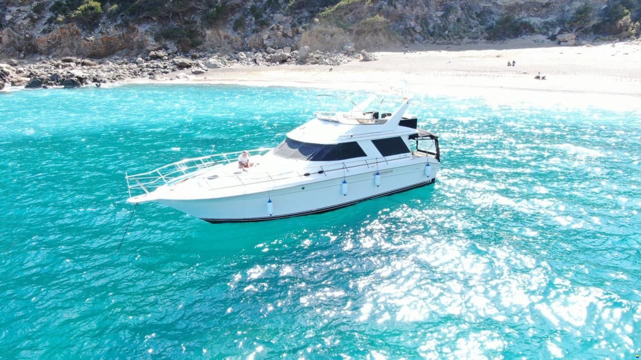Sea Ray 500 Sedan