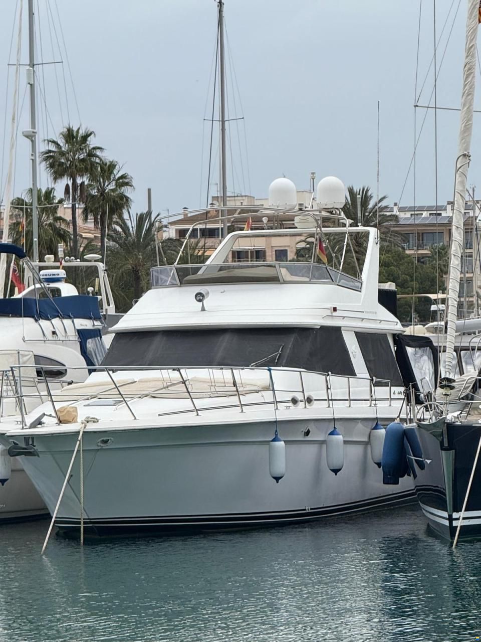 Sea Ray 500 Sedan