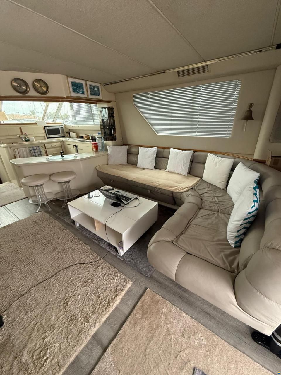 Sea Ray 500 Sedan