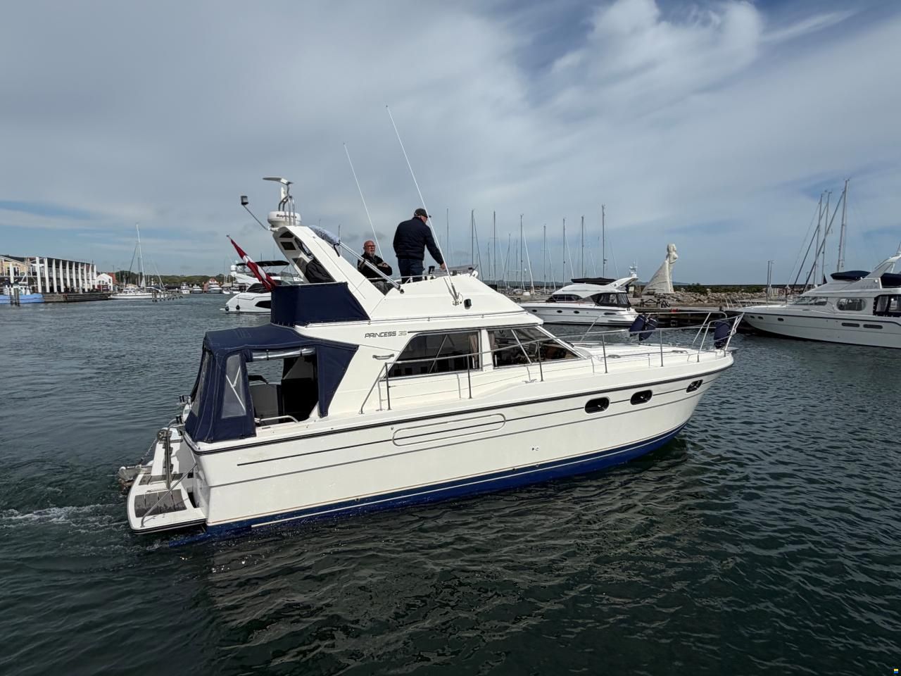 Princess 35