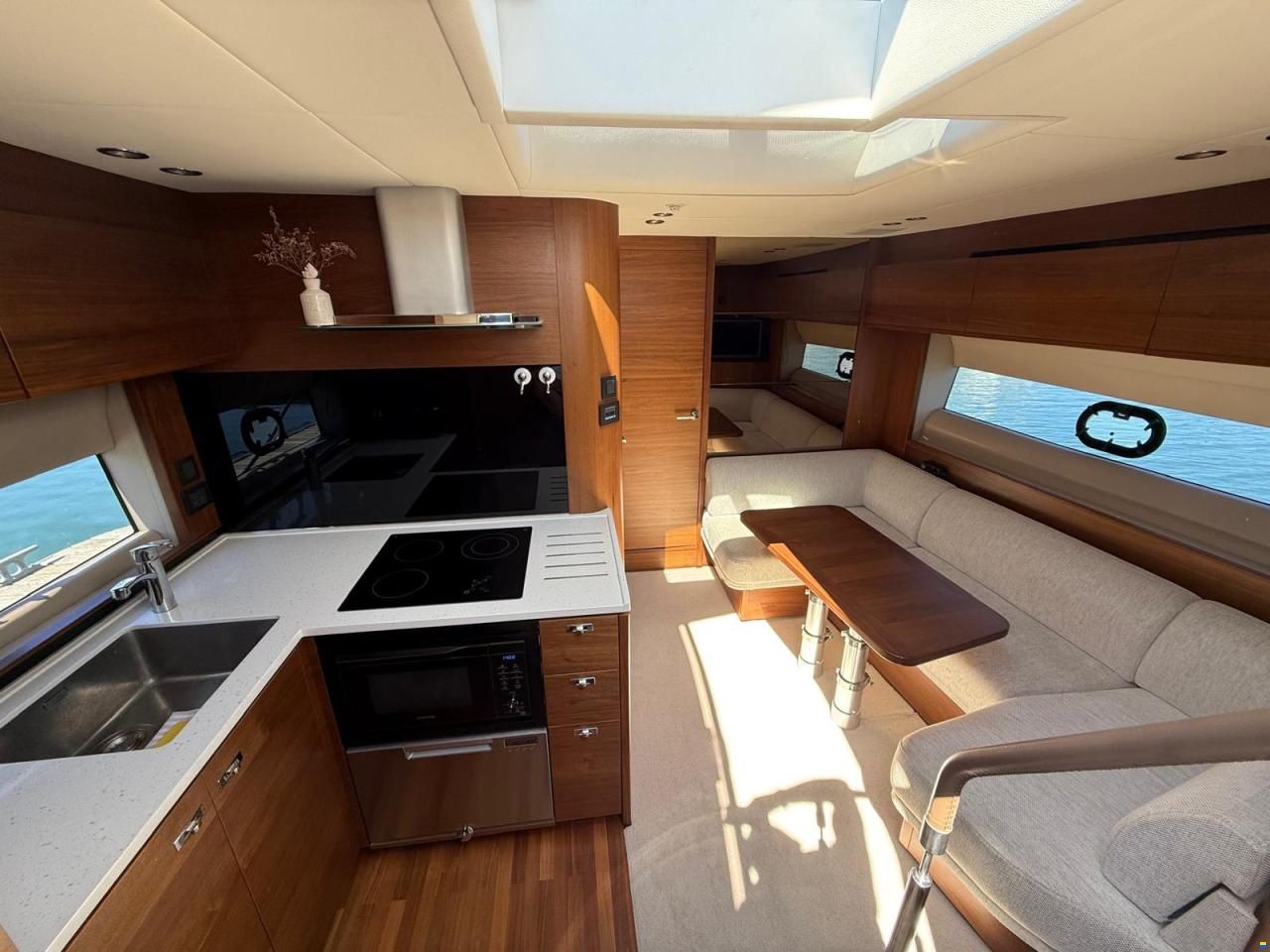 Princess V 50 open