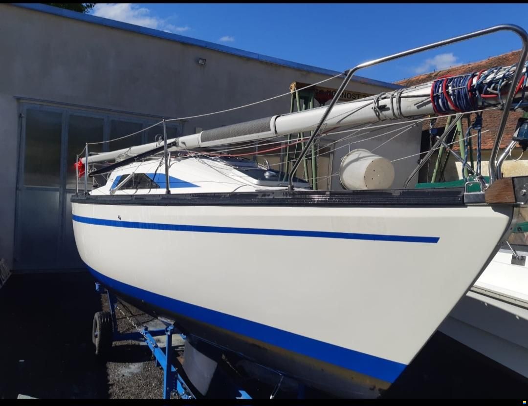 Bavaria 820
