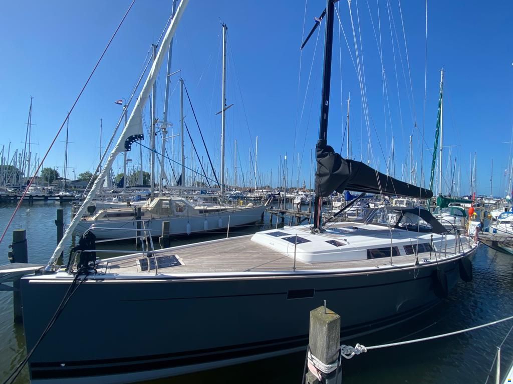 Hanse 445
