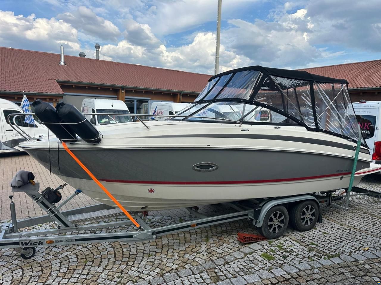 Bayliner 742R Cuddy
