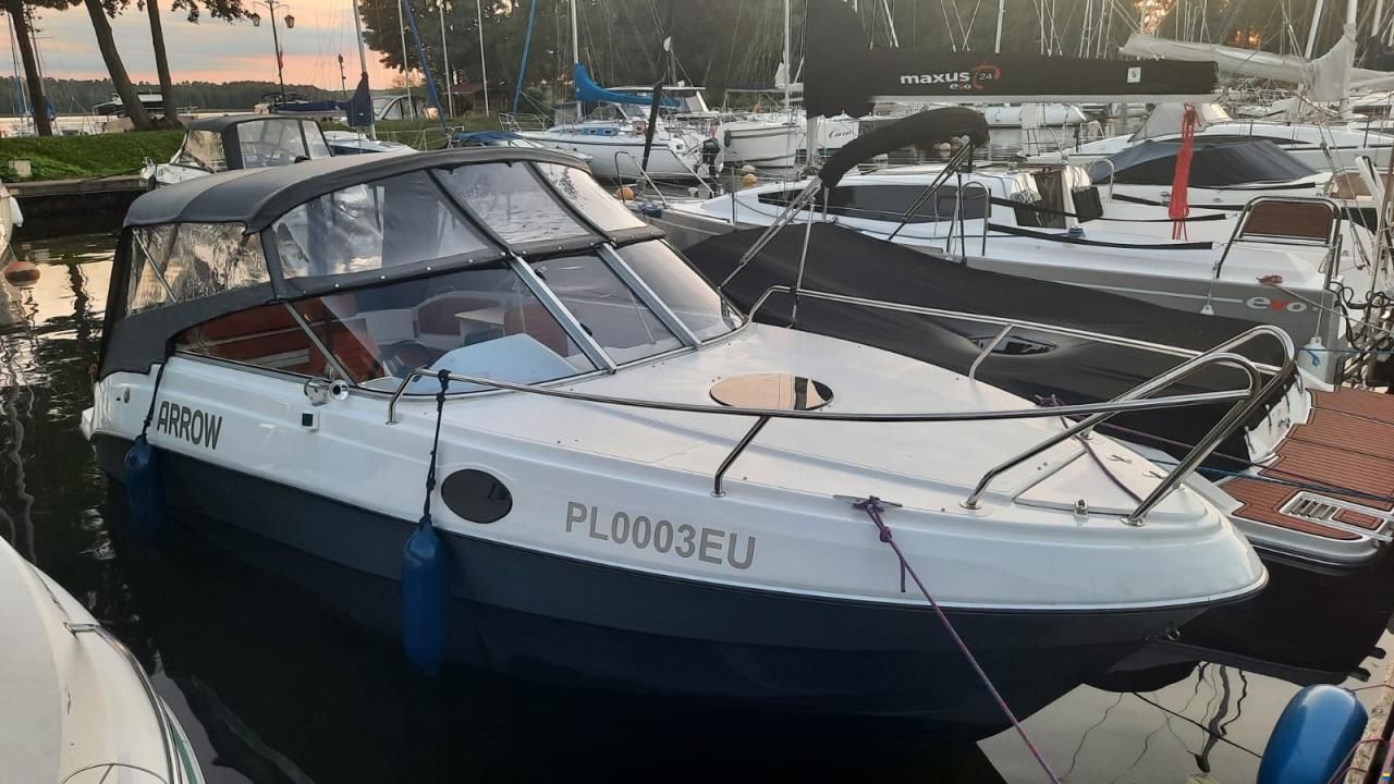 Ocean boat 670