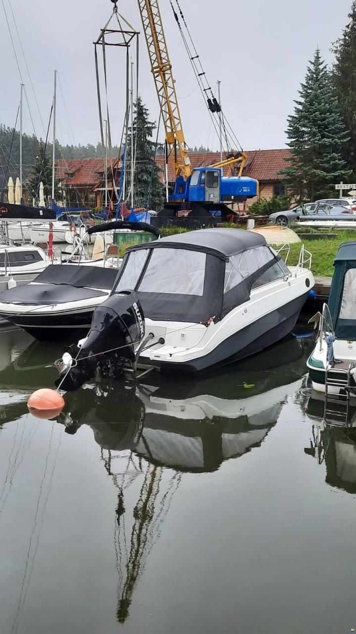 Ocean boat 670