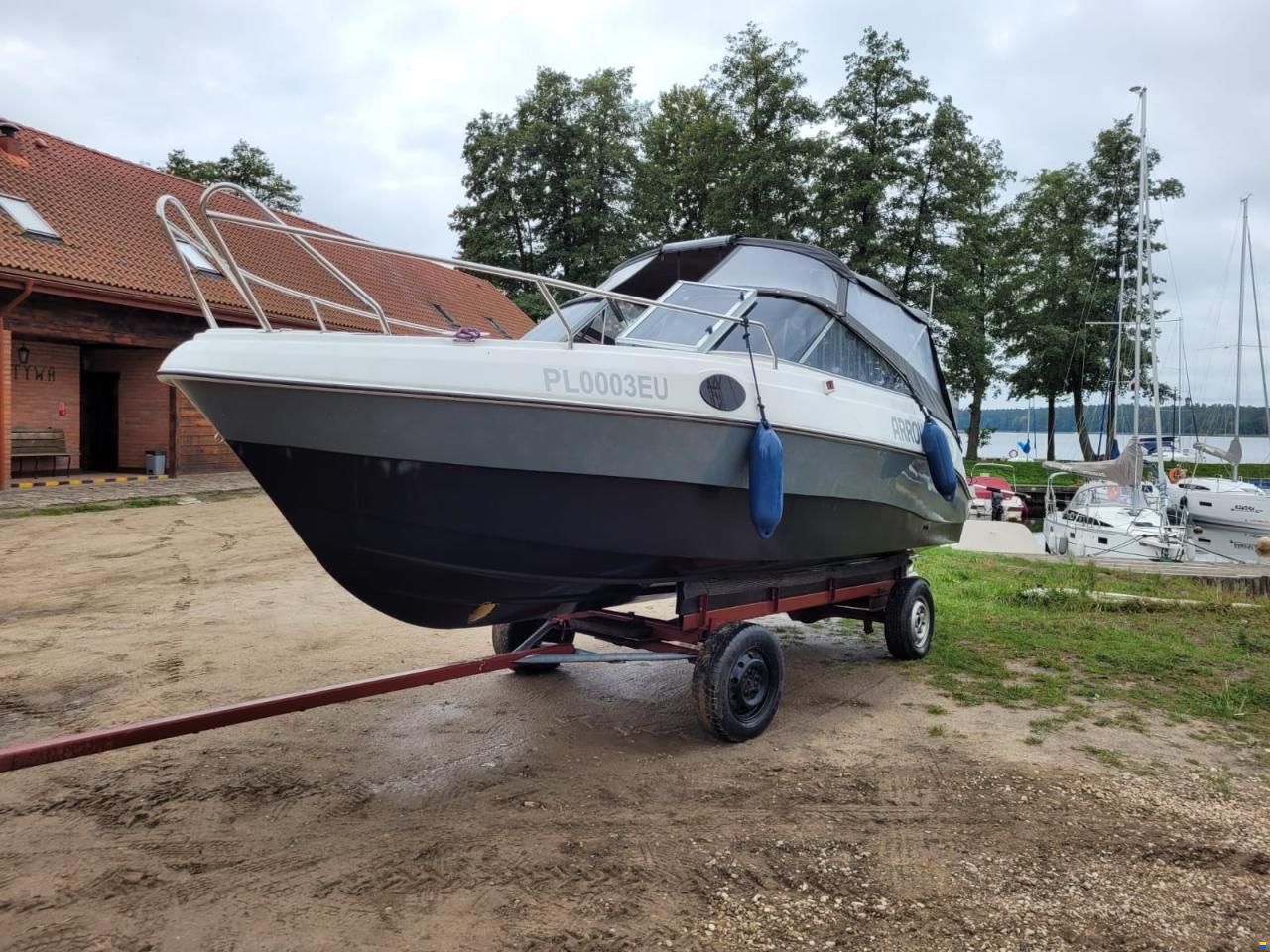 Ocean boat 670