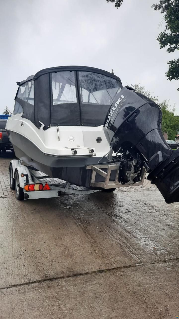 Ocean boat 670