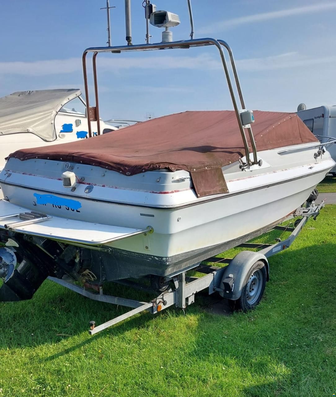 Maxum USA 2000