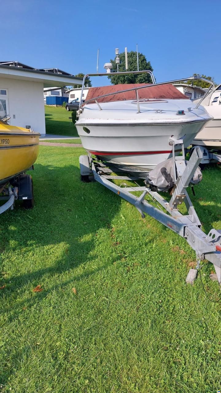 Maxum USA 2000