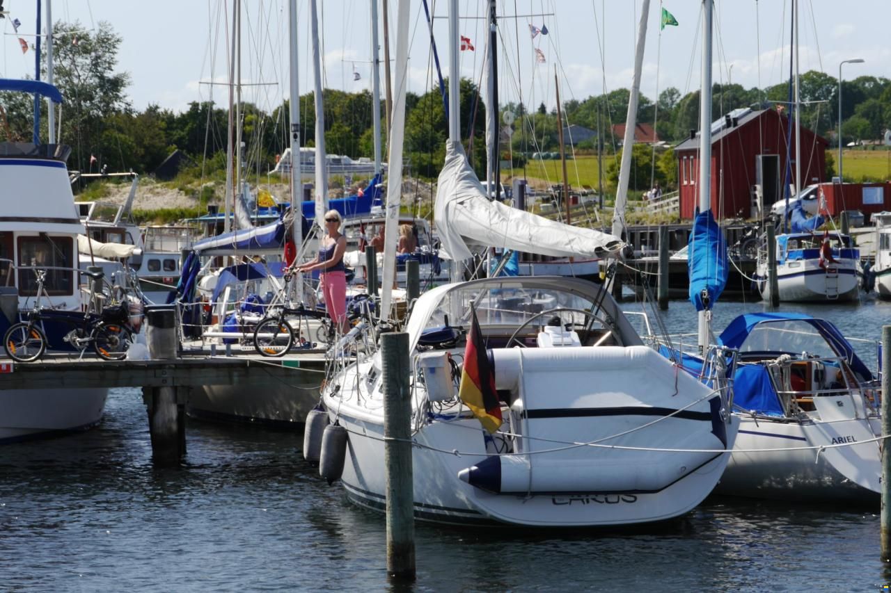 Hanse 320