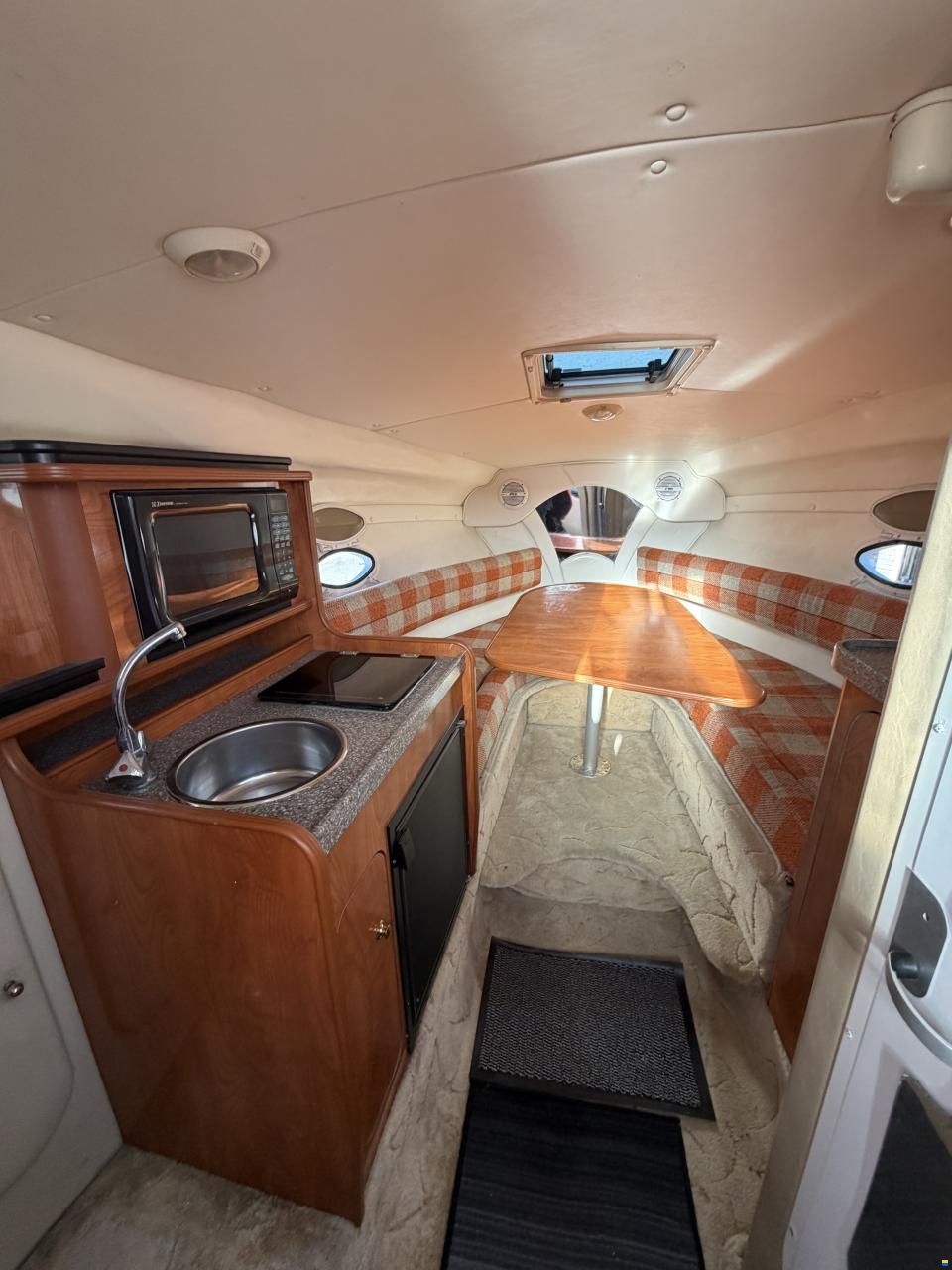 Rinker Fiesta Vee