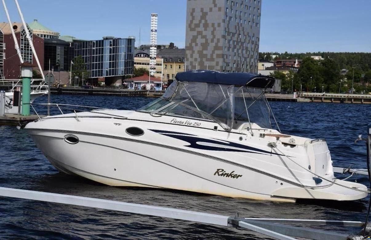 Rinker Fiesta Vee