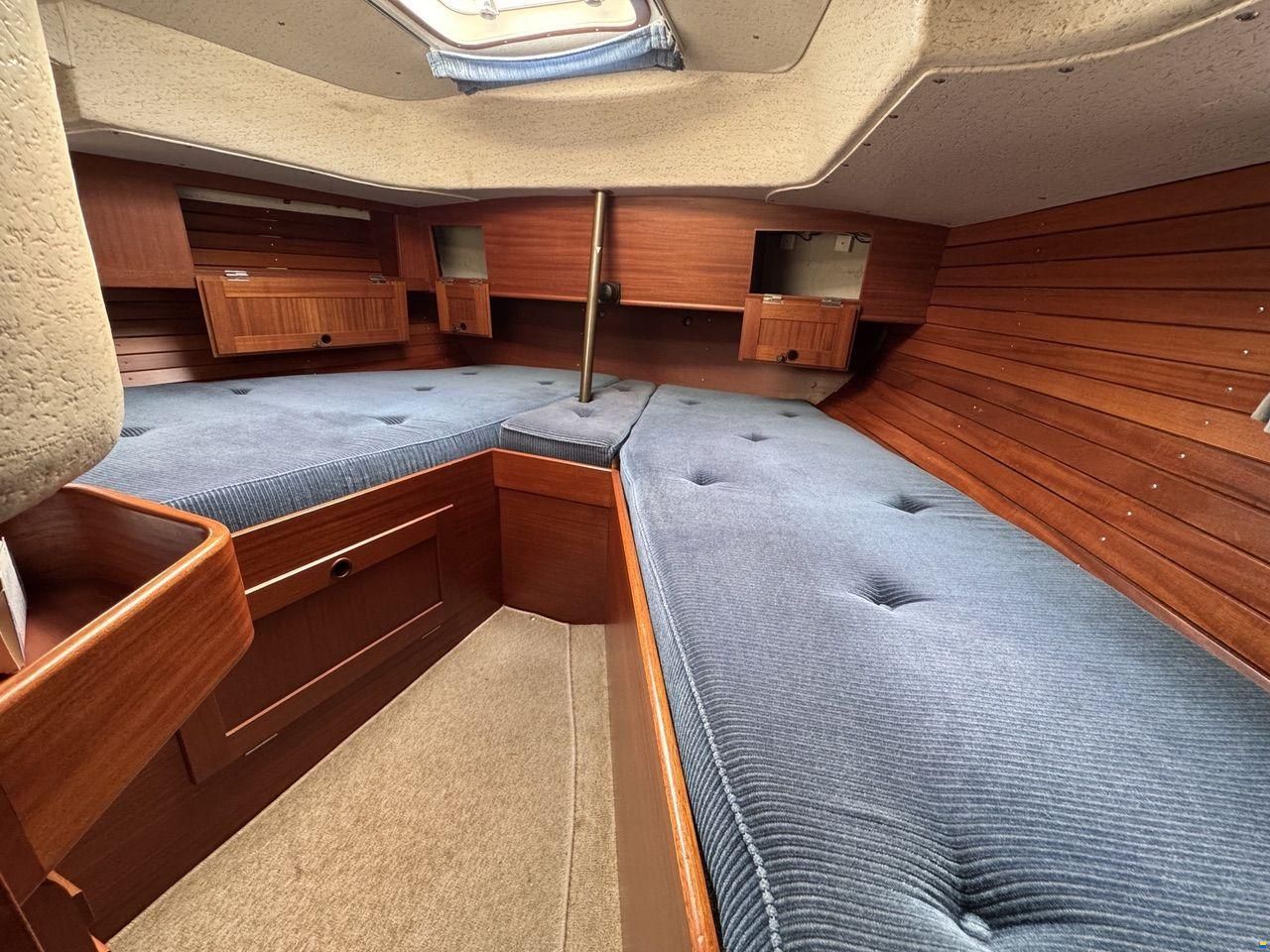 Hallberg-Rassy 352
