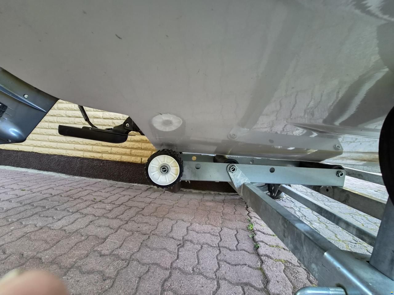 [Vieraile suurimmilla uusien ja k&auml;ytettyjen veneiden markkinoilla.]