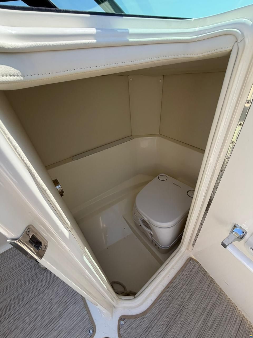 Sea Ray SPX 230