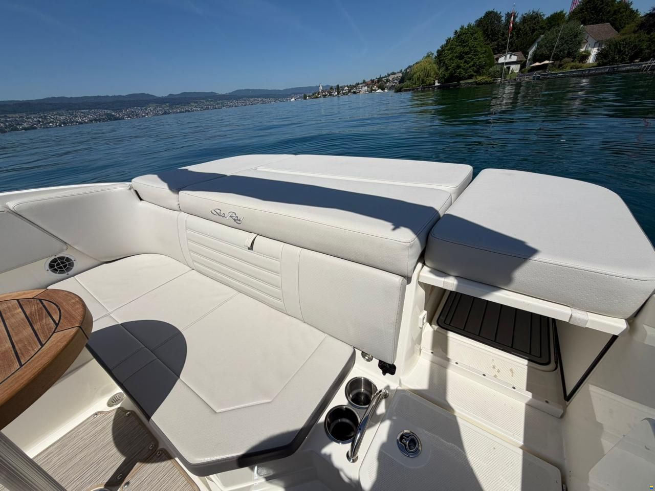 Sea Ray SPX 230