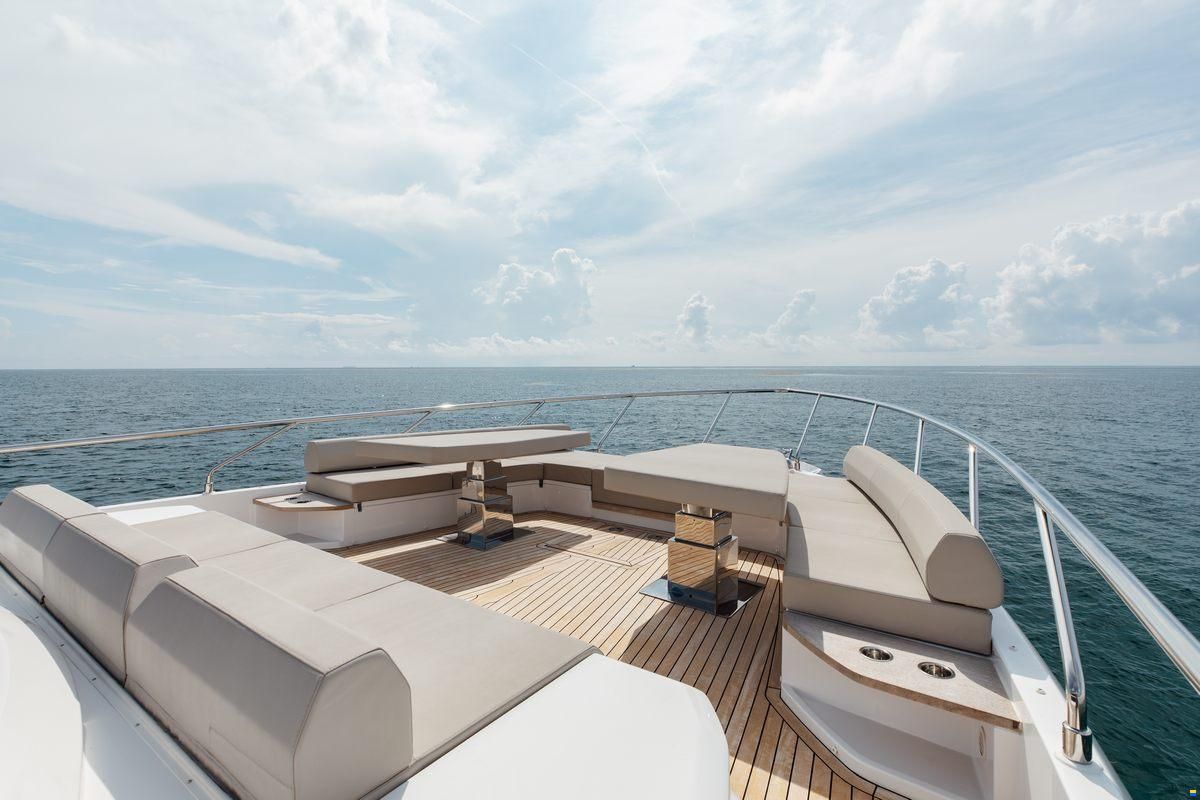 Ferretti 670